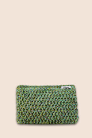 La pochette "Bruges Vert" allie sophistication et originalité, apportant une touche unique à vos tenues.